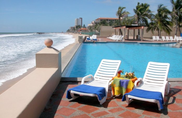 C�modos camastros frente al mar